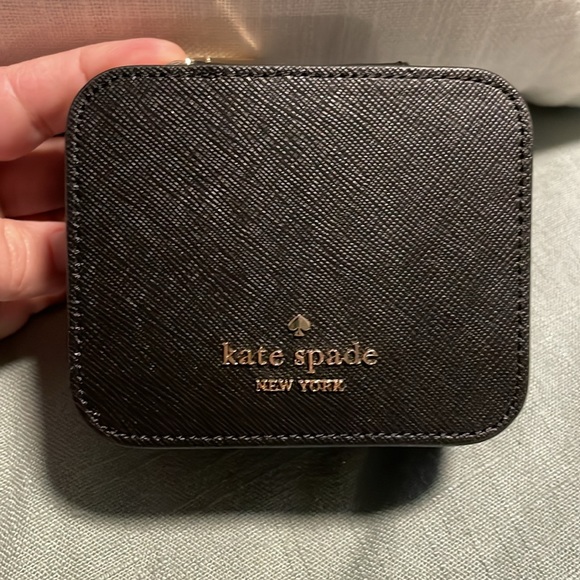Kate Spade Travel Jewelry Case (NWT) - Picture 7 of 10